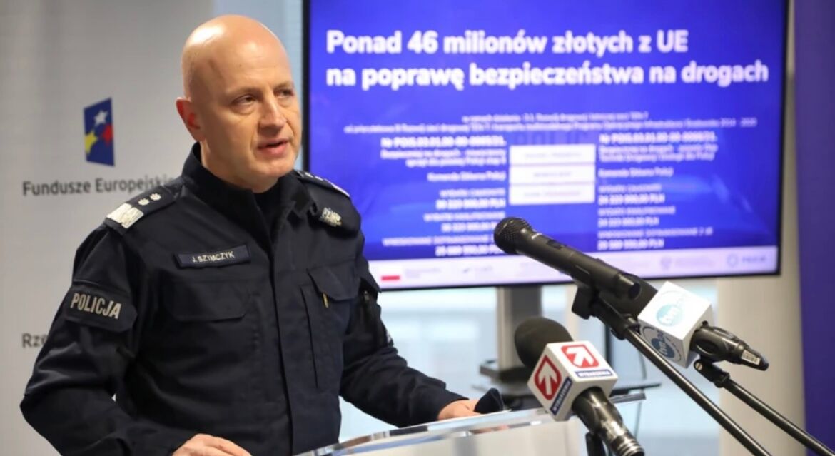 Brata komendanta głównego P policji jako jedyny uniknął aresztu. Sąd aresztował pozostałych podejrzanych