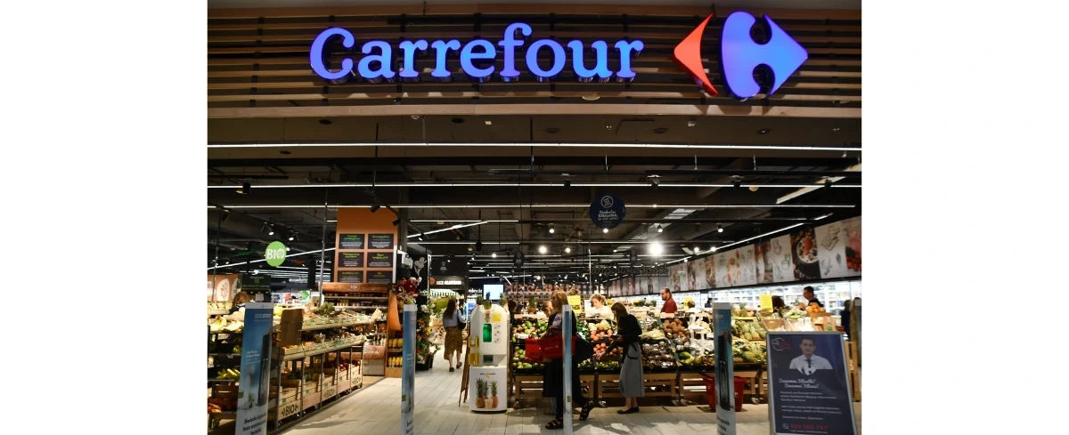 Carrefour wyprzedaje sklepy. Nowy inwestor już na horyzoncie, co ze sklepami w Polsce?
