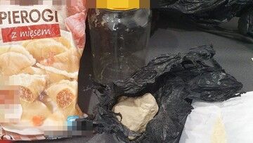 Schował narkotyki w... opakowaniu po pierogach. 21-latkowi z Puław grozi do 10 lat więzienia