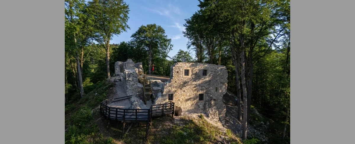 Ruiny średniowiecznego zamku Sobień udostępnione turystom