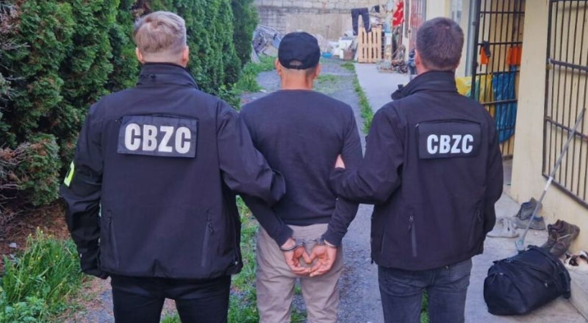 Wyłudzili ponad 2,5 mln zł. Policja rozbiła międzynarodową grupę przestępczą
