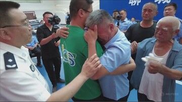 Chiny: Przebył pół miliona kilometrów w poszukiwaniu porwanego syna. Spotkał się z nim po 24 latach