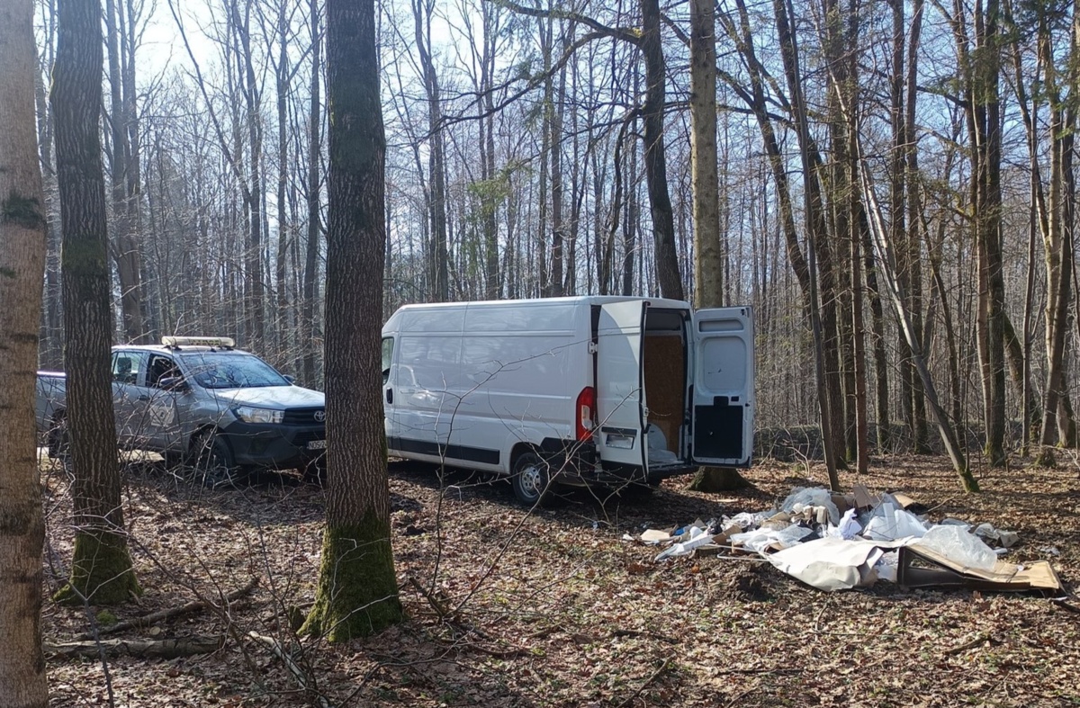 ODPADY PO REMONCIE... DO LASU! - Ostróda News