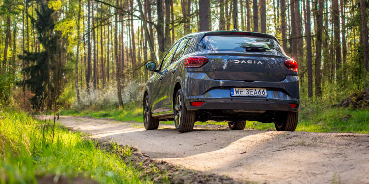 Szef marki Dacia apeluje do Unii Europejskiej: dajcie nam produkować tanie małe auta!