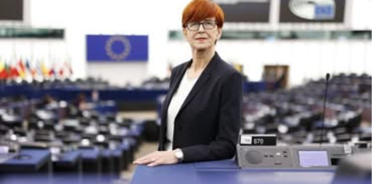 „To była chwila”. Elżbieta Rafalska tłumaczy się z fake newsa o imigrantach