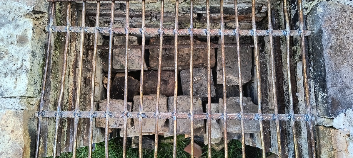 2bfdbf09-fa33-4839-a927-2a4db2b72185