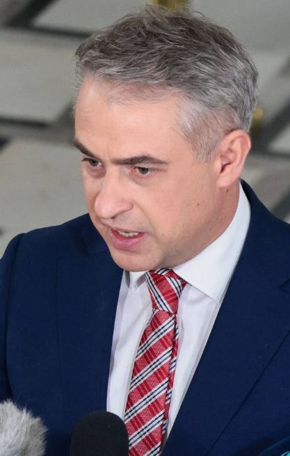 Zamknięcie serwisu X w Polsce? Wicepremier reaguje po wulgarnych wpisach algorytmu Grok