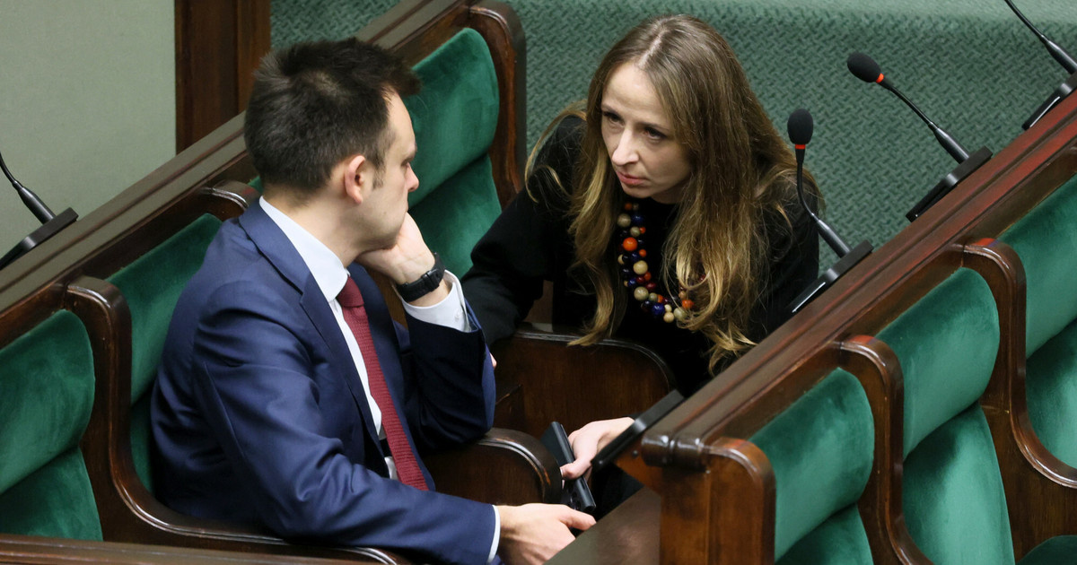 Zakaz handlu na razie zostaje. Mamy oficjalne stanowisko z rządu