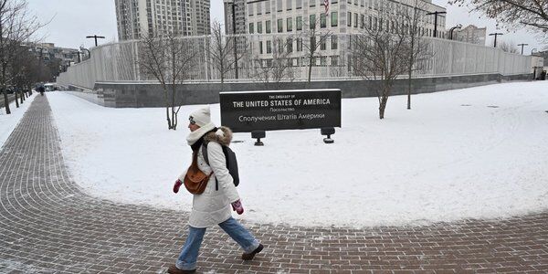 Wiceszef MSZ: Polska nie planuje ewakuacji swoich placówek dyplomatycznych na Ukrainie