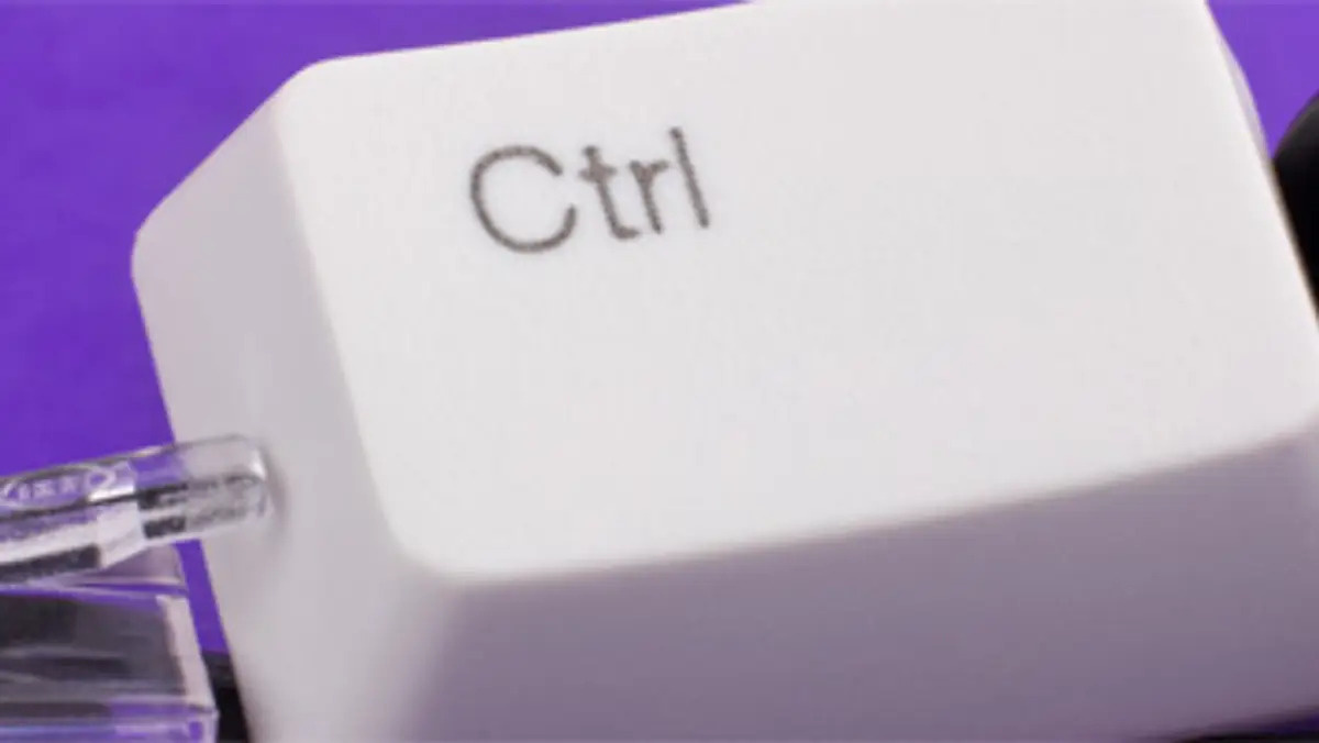 Czy leci z wami saper? Rząd odbezpieczył granat. Opozycja dostała prezent