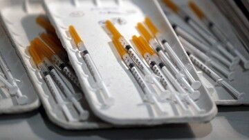 Wielka Brytania. Badania: ryzyko hospitalizacji przy zakażeniu Omikronem mniejsze niż przy Delcie