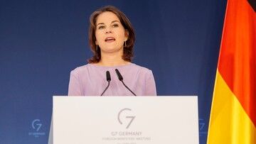 Wojna w Ukrainie. Szefowa niemieckiego MSZ oskarża Rosję o "wojnę zbożową"