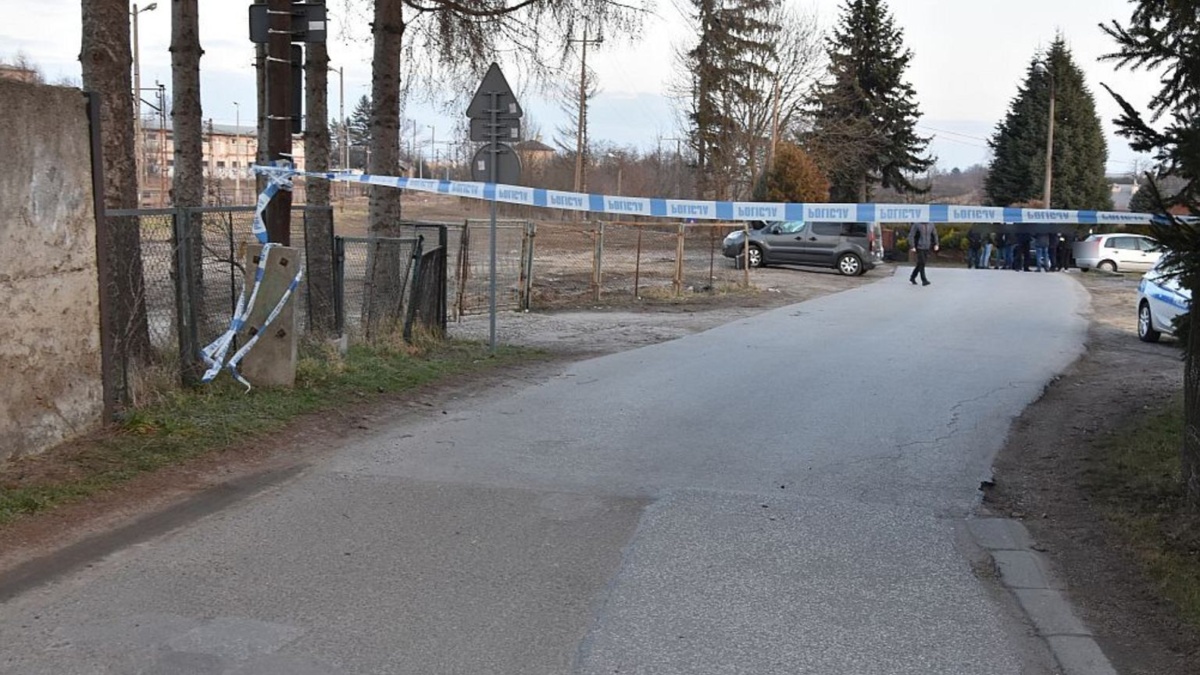 Grupa mężczyzn zaatakowała nastolatków ostrym narzędziem. Trwa obława policji