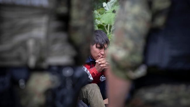 "Pytam pana premiera. Dlaczego polscy żołnierze wydają polecenia uchodźcom, skoro są po stronie białoruskiej?"