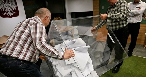 Tąpnięcie w wynikach Trzaskowskiego, Mentzen rośnie.