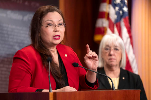 Senator Tammy Duckworth: Problemy z bezpieczeństwem na lotniskach dotyczą całego kraju - wiadomosci.com