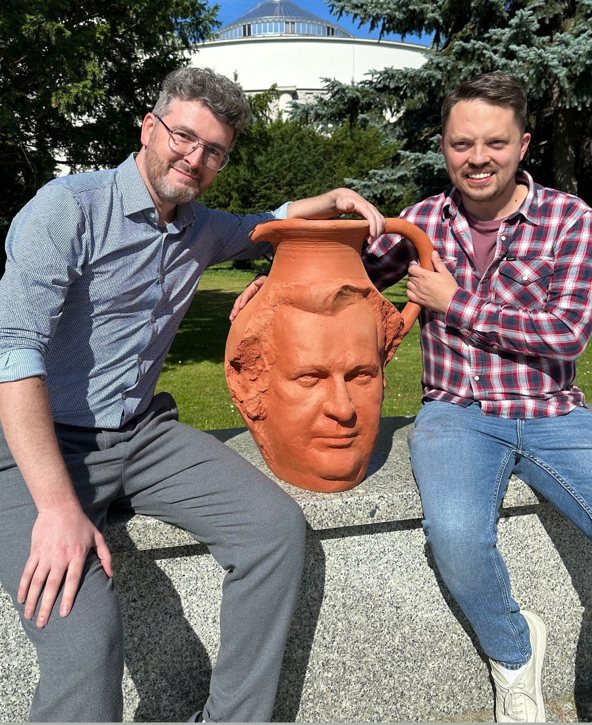 789f9844-ae35-430b-9db3-08ec9ce7d961