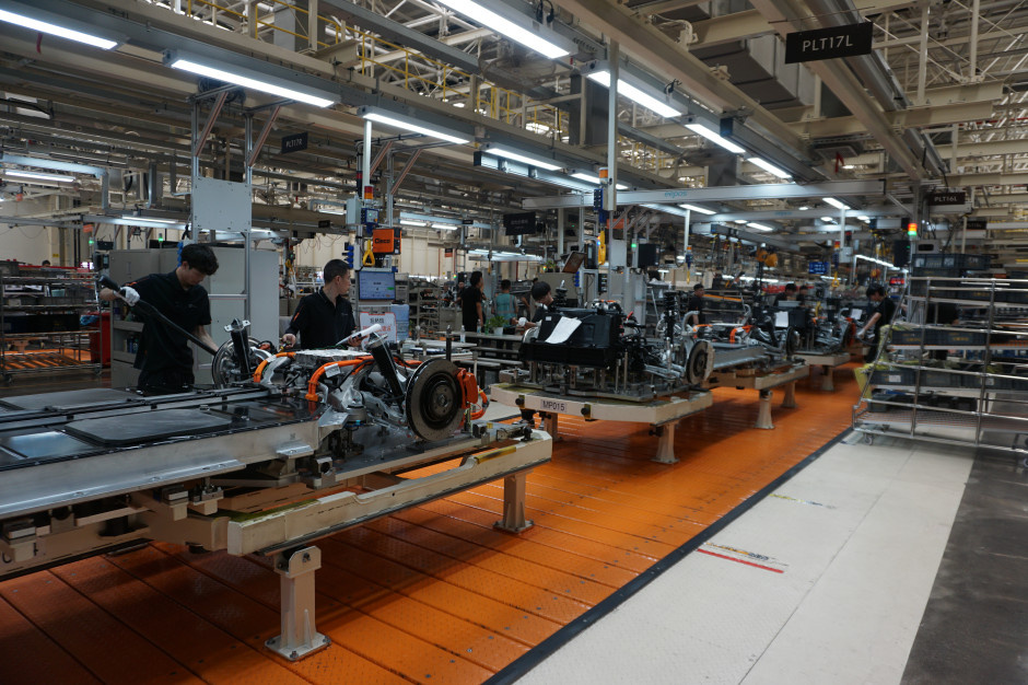 Europa traci 500 miejsc pracy dziennie, głównie w przemyśle. Wysokie ceny energii uderzają w branżę