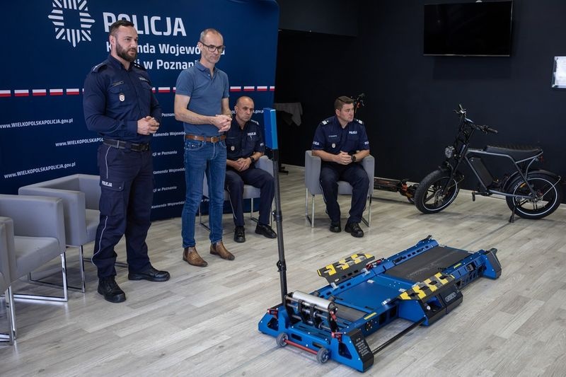 Policja testuje mobilne hamownie dla hulajnóg. Będą masowe kontrole.