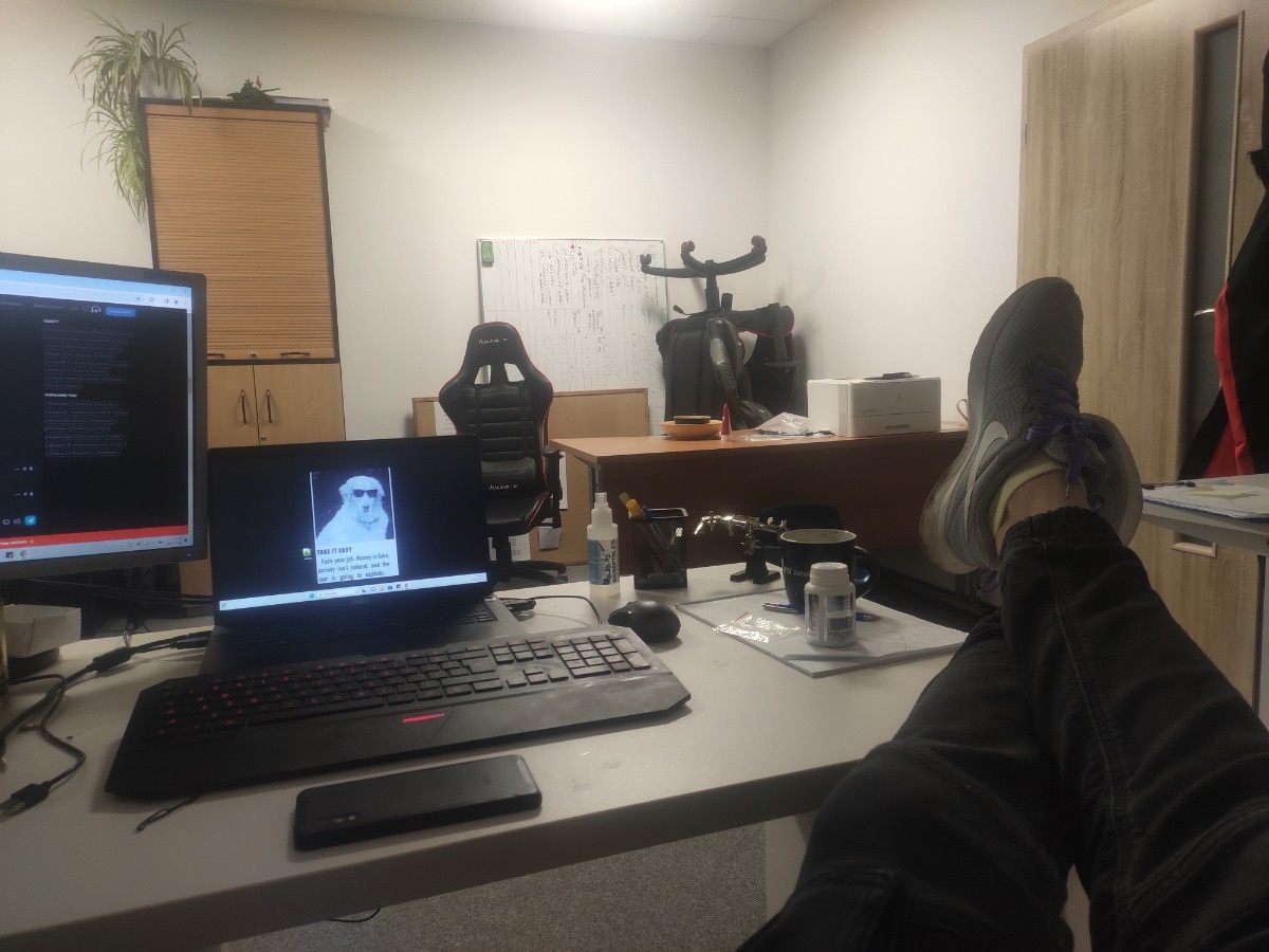 f5fb57b3-e719-40c4-a3b1-f2c159facf8a