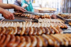 Kiełbasa podzieliła Niemcy. Historyczny spór o Bratwurst rozgorzał na nowo