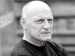 e5fe1ce1-1db7-45f9-959a-b41602060012