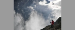 Dwie osoby nie żyją, 14 zaginionych po zejściu lawiny w Nepalu