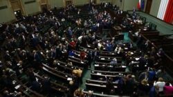 Sondaż wyborczy. PiS z poparciem 38,4 proc., KO - 27 proc., Lewica - 10,5 proc.