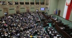 Sejm przyjmuje ustawę o powiązaniu informacji o wynagrodzeniach lekarzy z numerem PESEL