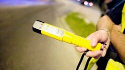 Kraków. Pijany kierowca zamiast do dziewczyny przyjechał pod komisariat