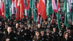 "Istnieje niebezpieczeństwo recydywy faszyzmu" - ostrzega prof. Jacek Leociak. I wymienia listę alarmujących zjawisk