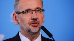 Polska zacznie szczepić trzecią dawką przed decyzją EMA?