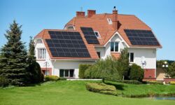 Idą zmiany w fotowoltaice. "Na nowych zasadach przeciętny prosument zaoszczędzi ok. 1,7 tys. zł rocznie"