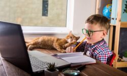 W poniedziałek uczniowie wracają do nauki. Przez kilka dni będzie to nauka zdalna