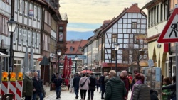 e43e9e63-0b32-41d4-b4d3-3fe2f0bd26b5