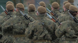 "W wojsku kradną mundury, paradują w nich potem wędkarze". Ruszyła kontrola