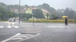 Burze w Polsce nie odpuszczają. W sobotę należy spodziewać się nawałnic