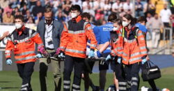 ​Bielefeld - Bayern: Piłkarz zniesiony na noszach z boiska