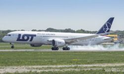 LOT dzięki samolotom Boeing 737 MAX zaoszczędził 8 300 ton paliwa