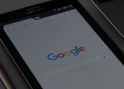 Chrome potajemnie instaluje model AI na Twoim na dysku