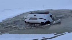 Myśleli, że lód wytrzyma. Film, który wygląda jak fejk