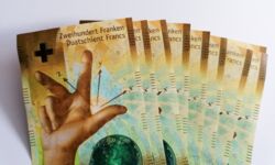 Frankowcy nadal szturmują sądy. Te banki mają największą wartość spornych umów 