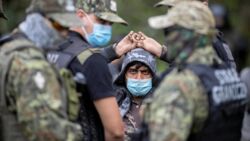 "Gdyby istniało zagrożenie życia, podałbym im chleb wbrew rozkazowi". Były żołnierz o sytuacji w Usnarzu