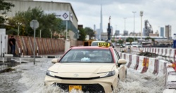 Woda zalała ulice słynnego miasta. Kierowcy w Dubaju i tak zapłacą za parkowanie