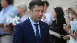 "To jest Kreml czy normalny kraj w centrum Europy?". Wyciszanie pytań o aferę mailową podczas konferencji Dworczyka