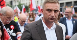 Ludzie Bąkiewicza przejęli fundację wspierającą chore dzieci. "Środki idą na Ruch Obrony Granic"