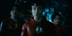 Ezra Miller z Flasha to problem Warner Bros. Nowe informacje i sytuacja kryzysowa
