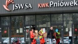 Kopalnia Pniówek. Ratownicy koncentrują się na budowie lutniociągu