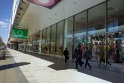 Kina i galerie tylko dla zaszczepionych? Ilu Polaków „za”?