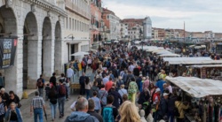 "Odyseusz" może uratować życie. MSZ namawia do zgłaszania zagranicznych podróży